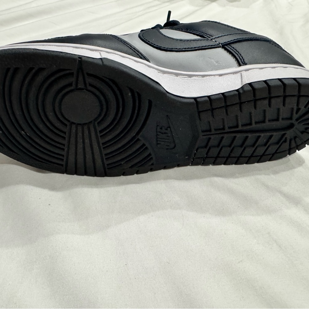 Men's Nike Georgetown Dunks - Picture 7 of 7